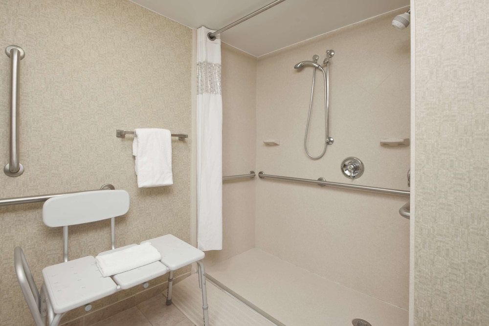 Room, 1 Double Bed, Accessible, Non Smoking - Photo 3