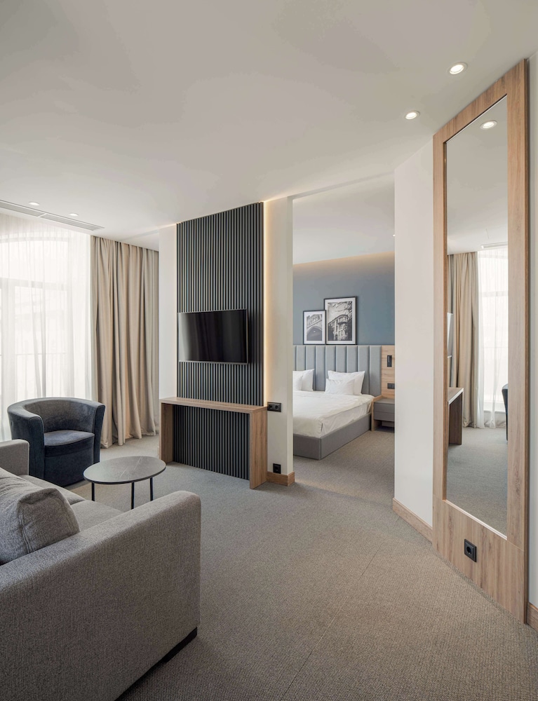 Suite, 1 Bedroom photo 3