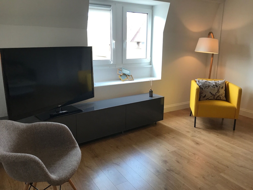 Classic Apartment, Ensuite, City View (COSY HOME 2) photo 3