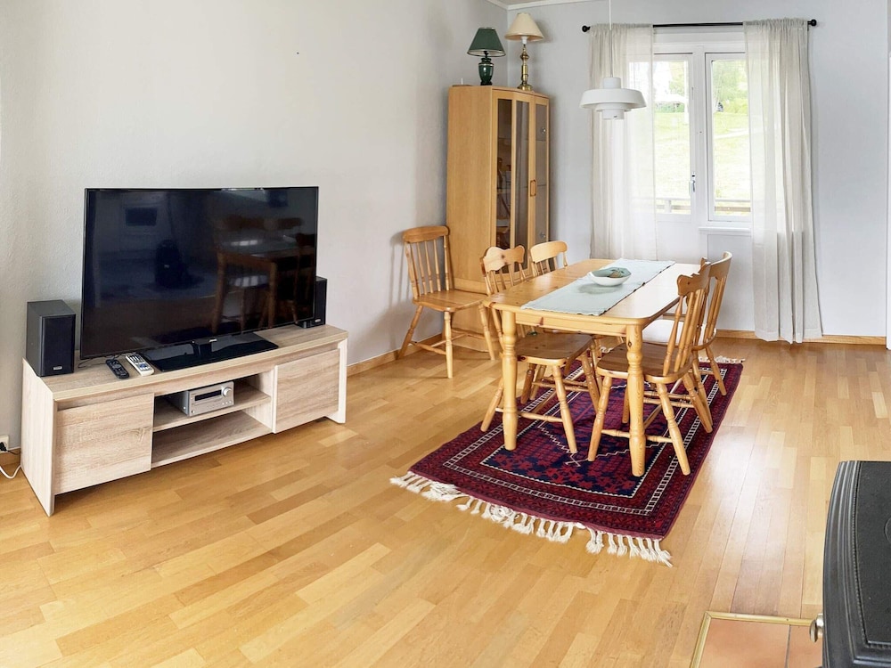 Classic Apartment, 2 Bedrooms photo 2