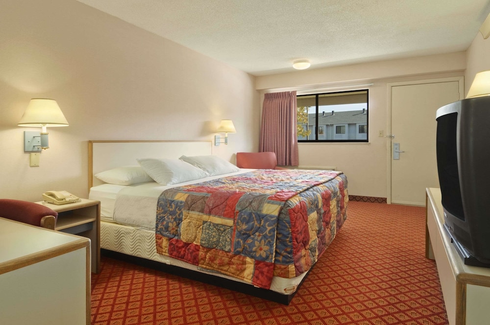 Room, 2 Double Beds, Accessible photo 1