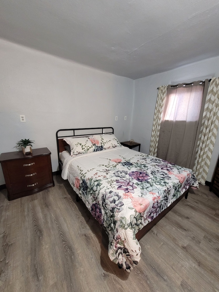Economy Cabin photo 1