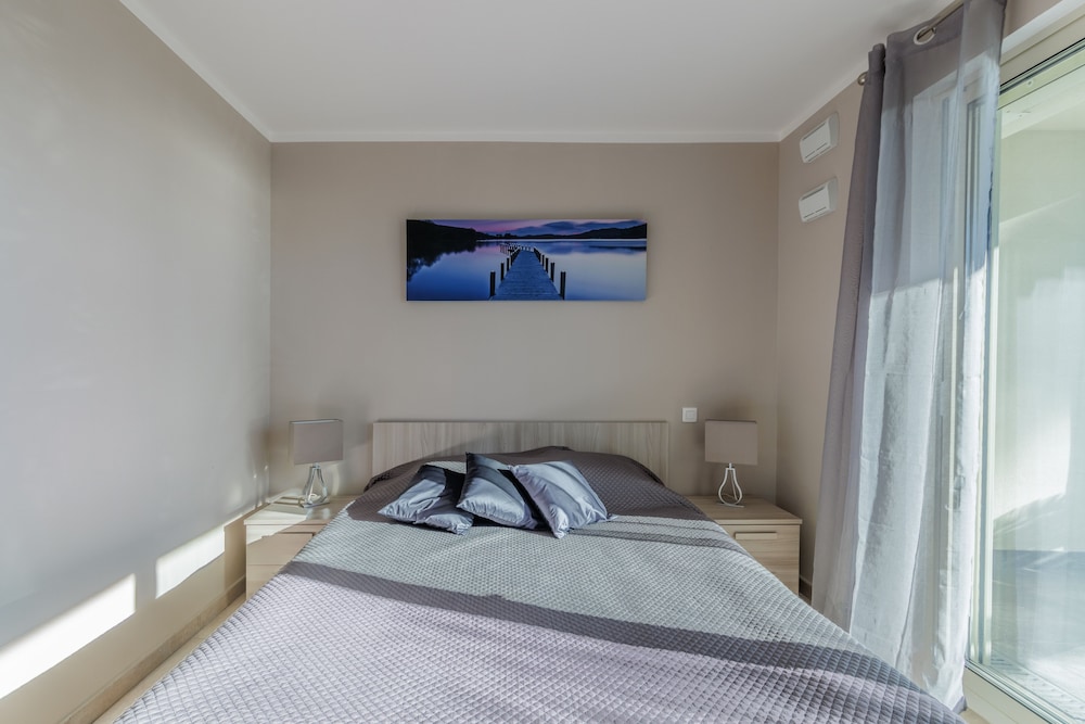Classic Apartment, 1 Queen Bed With Sofa Bed, Accessible, Sea View
