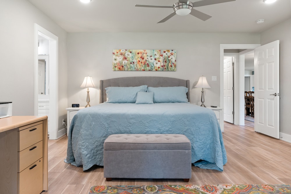 House, Multiple Beds, Hot Tub (Waterside Dream) photo 1