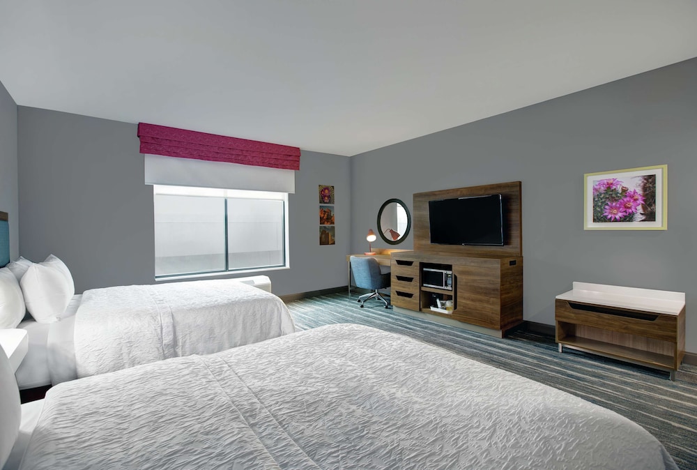 Room, 2 Queen Beds, Accessible (Hearing) - Photo 2