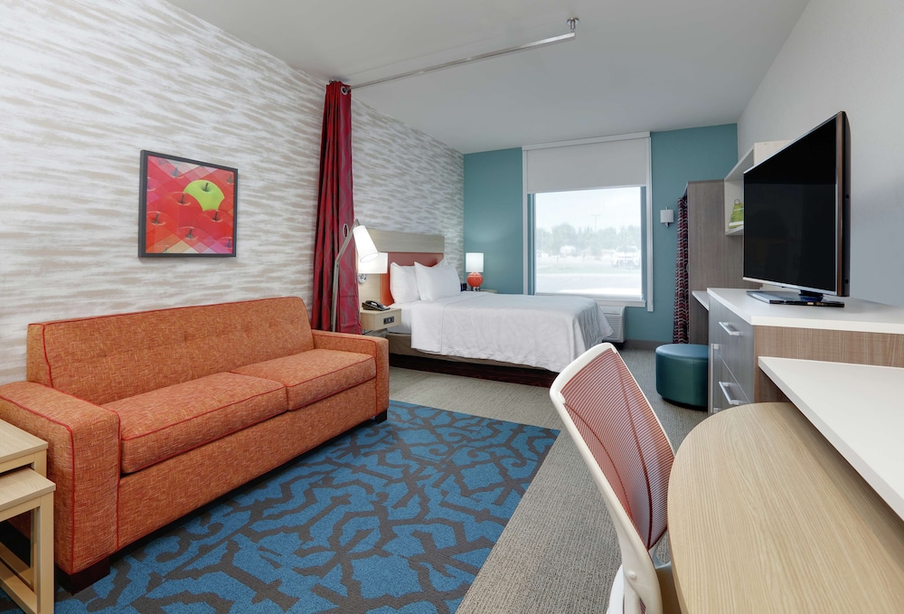 Studio, 1 King Bed, Accessible, Bathtub photo 2