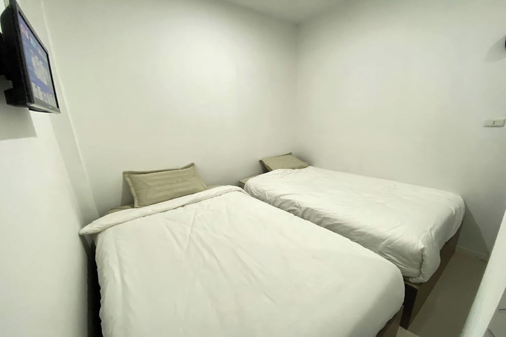 Deluxe Twin Room photo 2