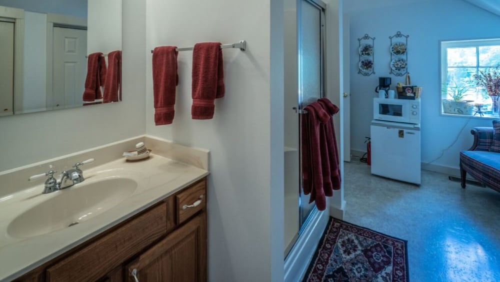 Standard Double Room, Ensuite (The Red Room) photo 2