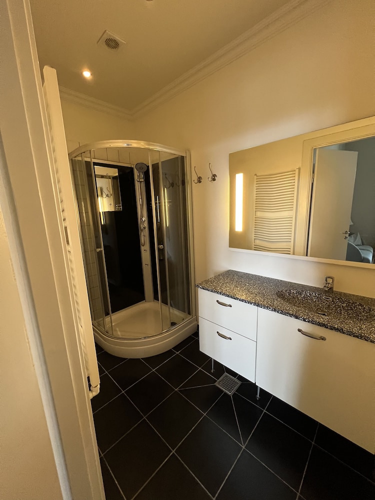 Standard Suite photo 2