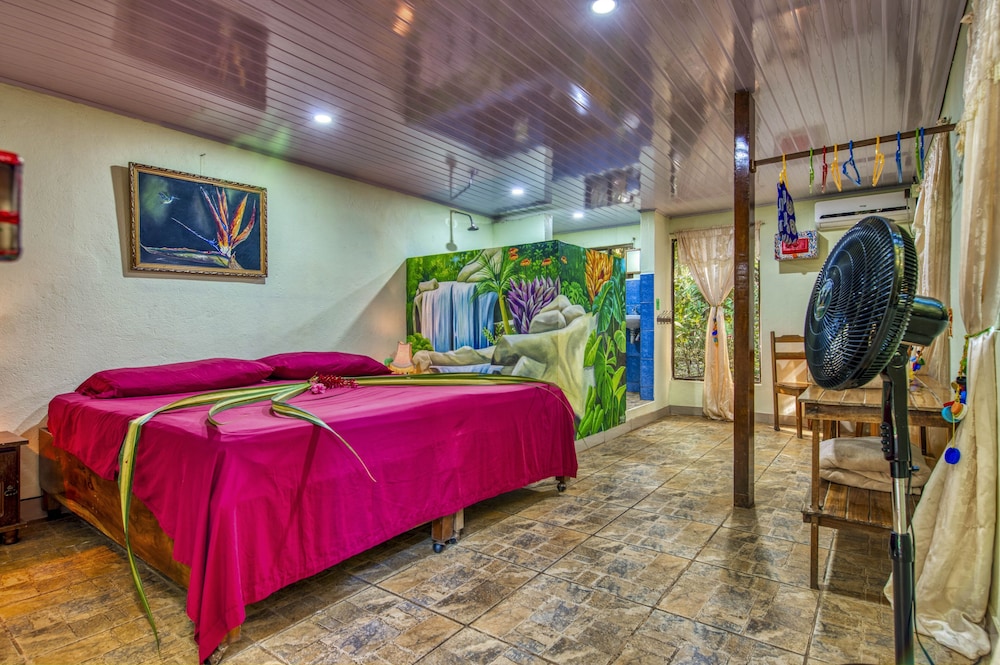 River Dream House, 3 Bedrooms, Full Kitchen