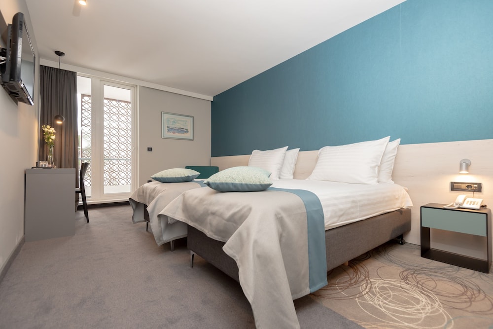Superior Double or Twin Room photo 2
