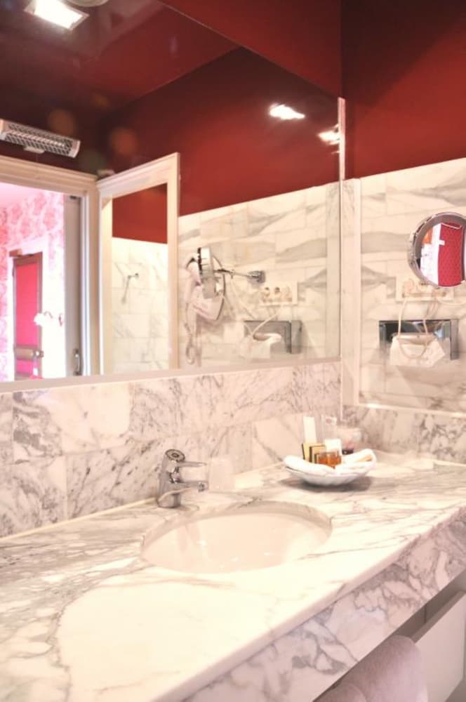 Classic Single Room, Ensuite photo 2