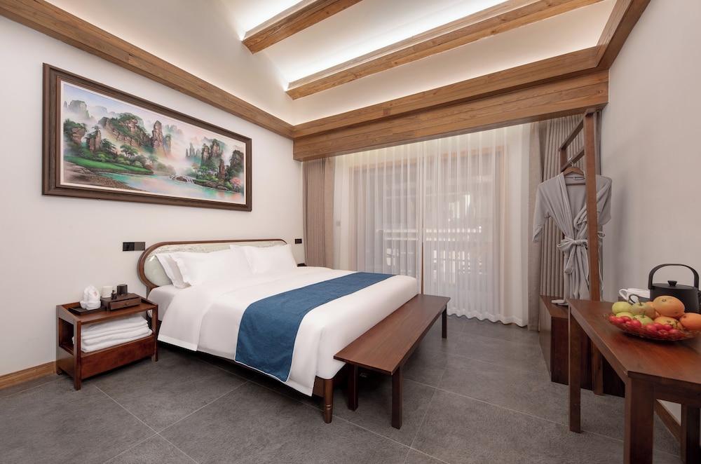 Basic Double Room, 1 Queen Bed, Balcony, Courtyard View