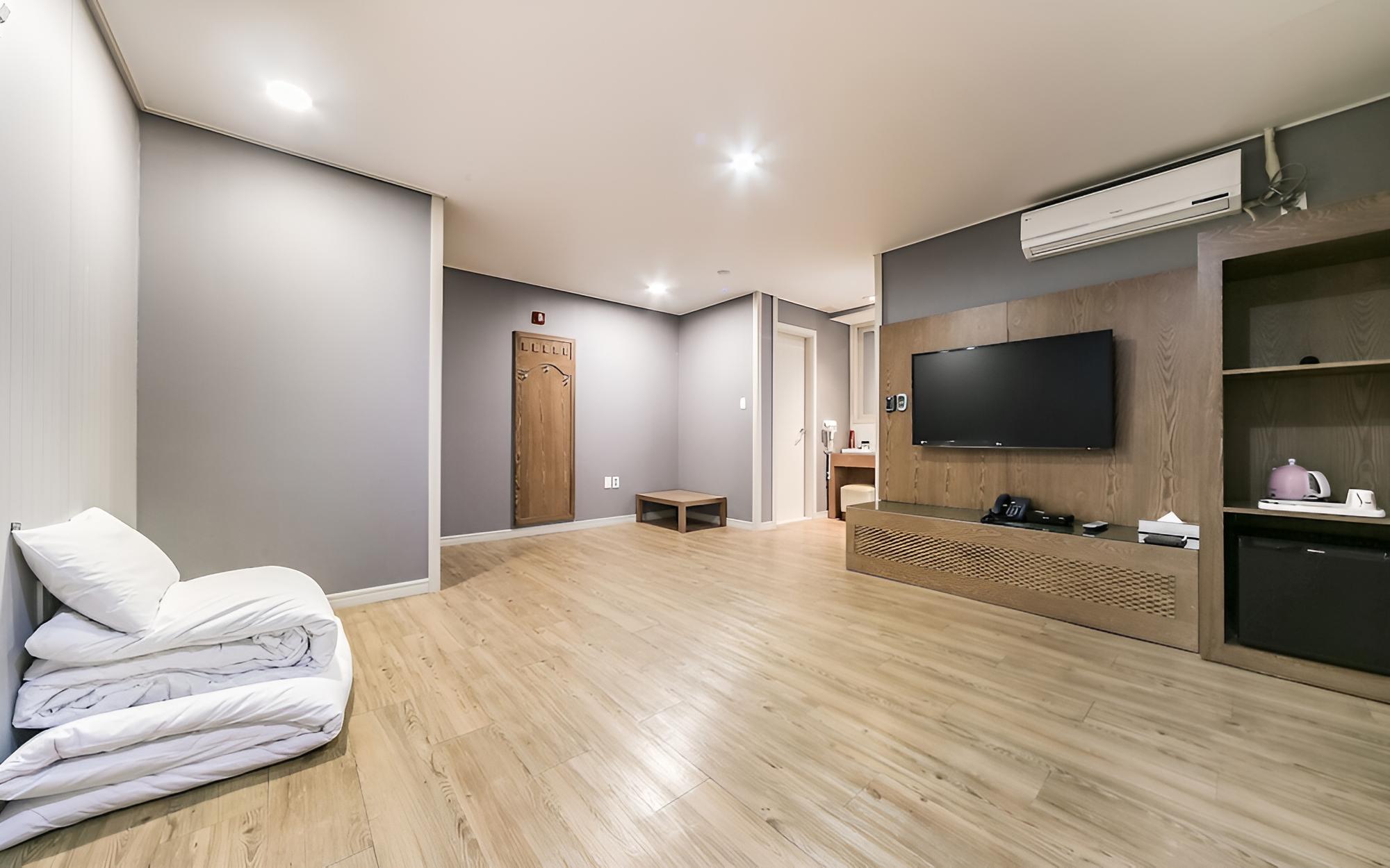 Room (Deluxe Ondol (PC x/System heating/coo) photo 1