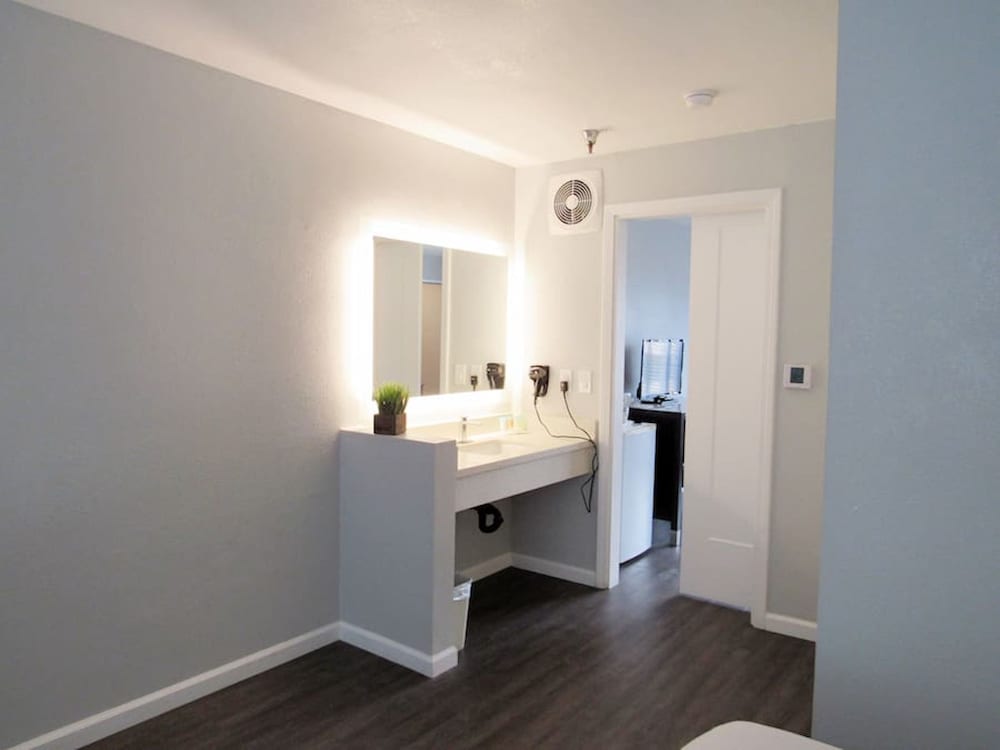 Suite, 2 Queen Beds (2 Queen Bed Suite) - Photo 2