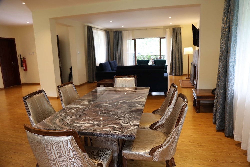 Suite, Multiple Beds, Non Smoking, Balcony photo 3