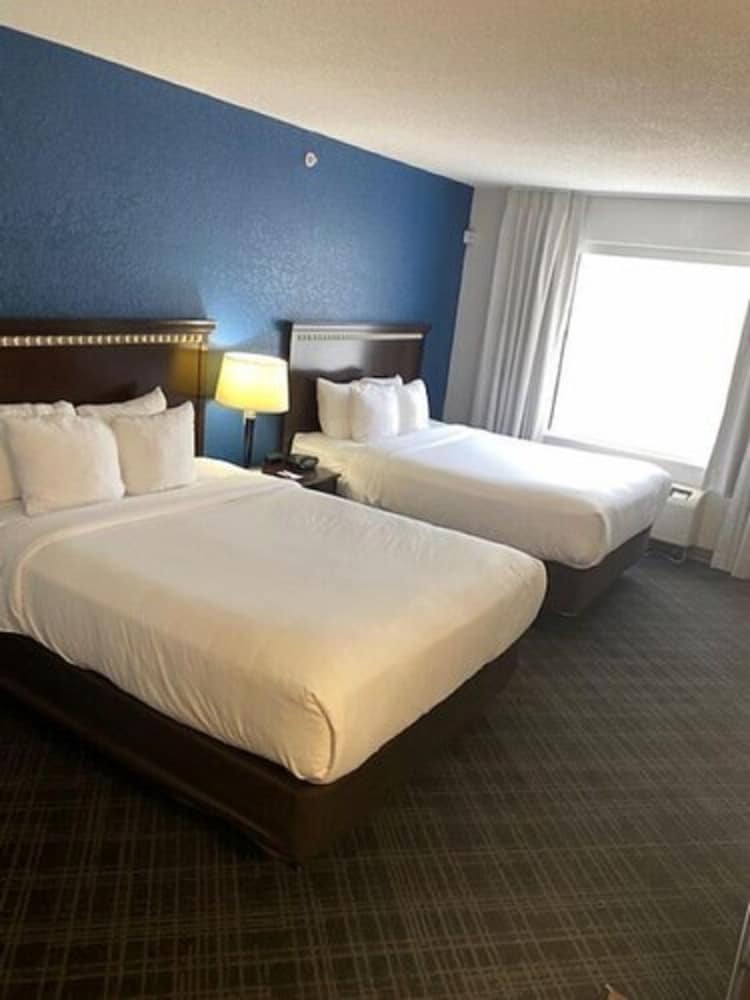 Suite, Multiple Beds, Accessible, Non Smoking - Photo 2