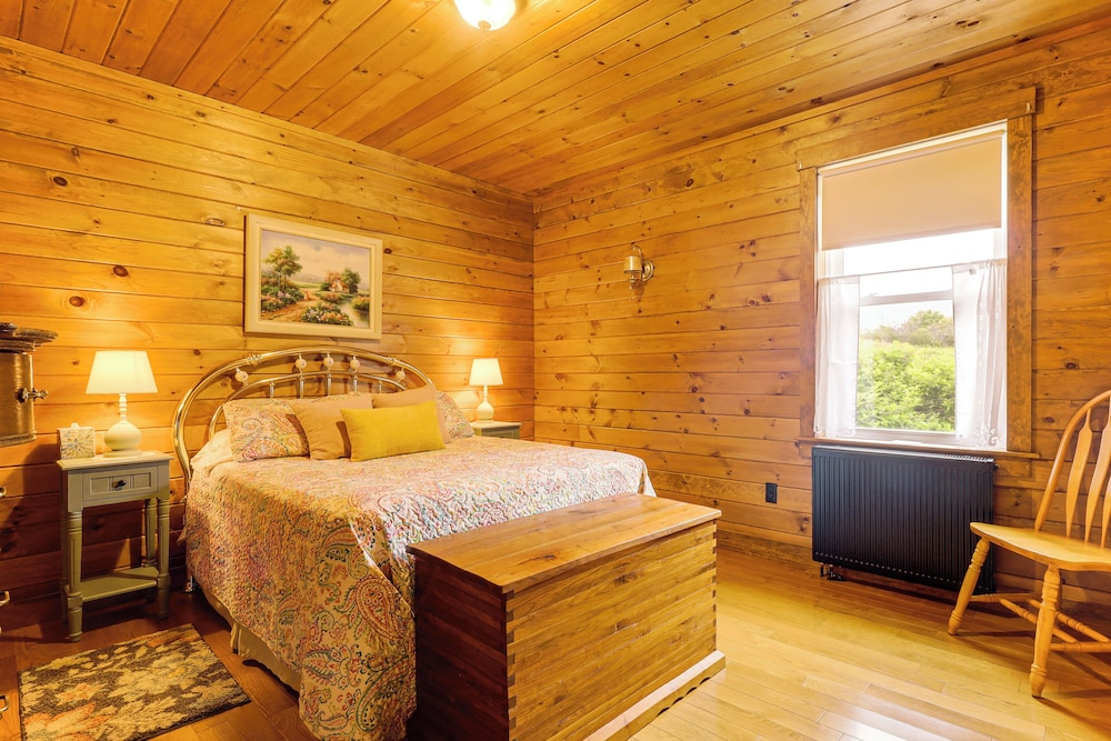House (2 Bedrooms) photo 3