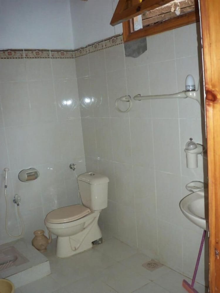 Standard Double Or Twin Room - Photo 15