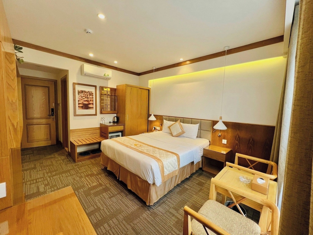 Deluxe Double Room, City View