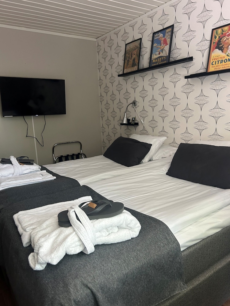 Twin Room, Shared Bathroom (Hostel) photo 3