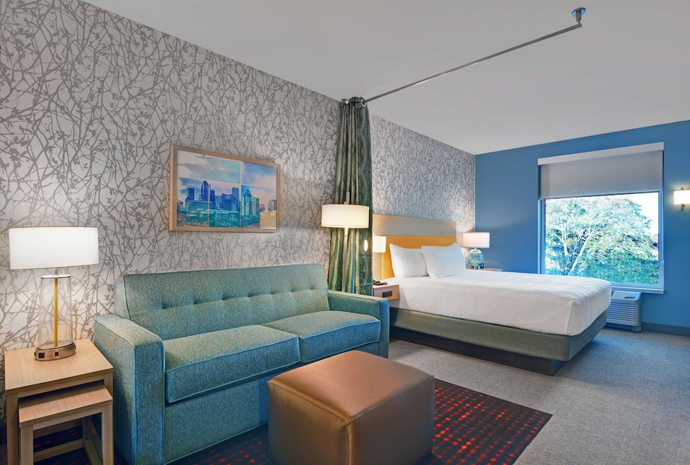 Suite, 1 King Bed, Accessible (Hearing) - Photo 2