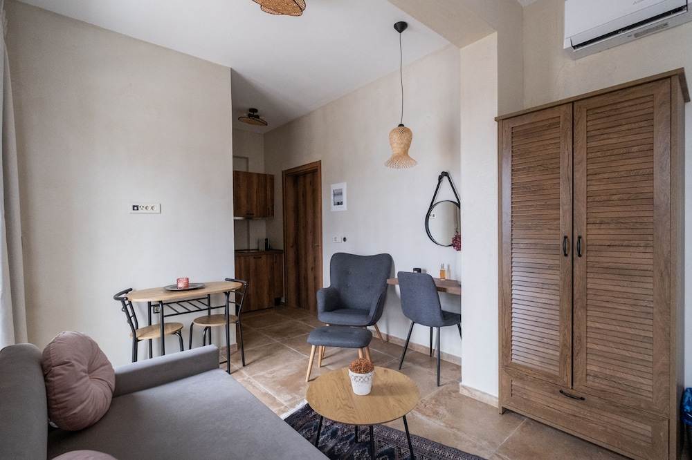 Basic Double or Twin Room, Mountain View photo 1