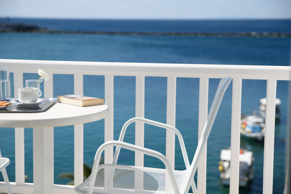 Deluxe Double Room, Balcony, Sea View photo 3