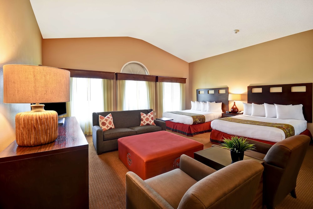 Deluxe Studio Suite, 2 Queen Beds, Non Smoking - Photo 1