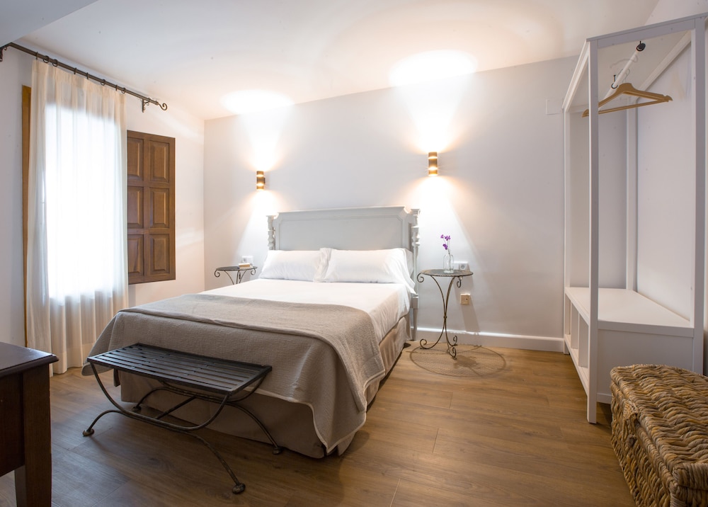 Habitación doble con terraza, balcón o abuhardillada
