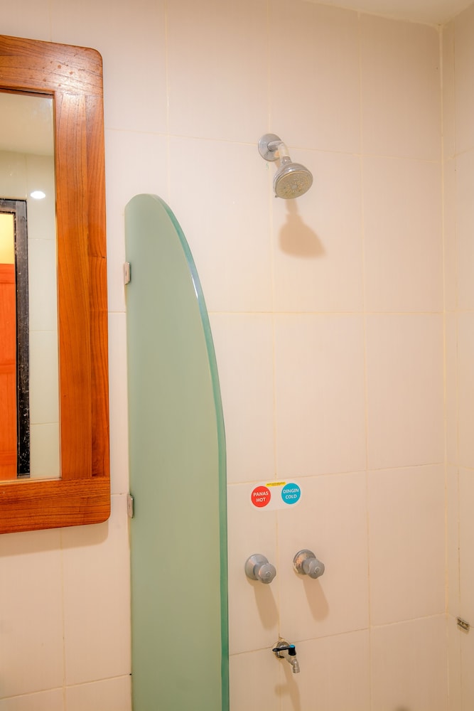 Deluxe Room - Photo 15