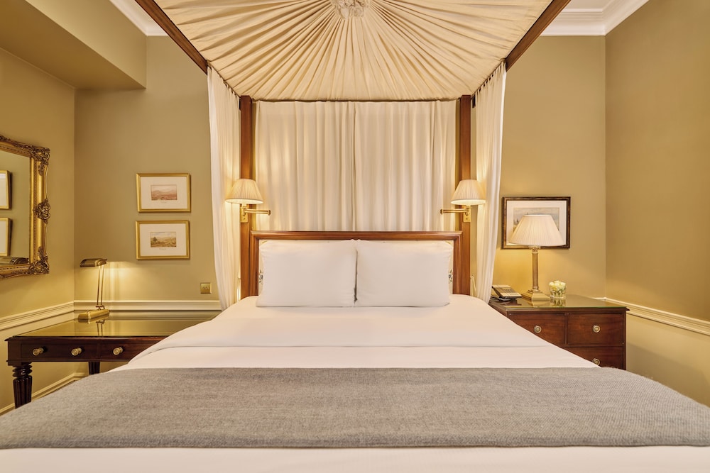 Junior Suite, 1 King Bed (Roseate) photo 3