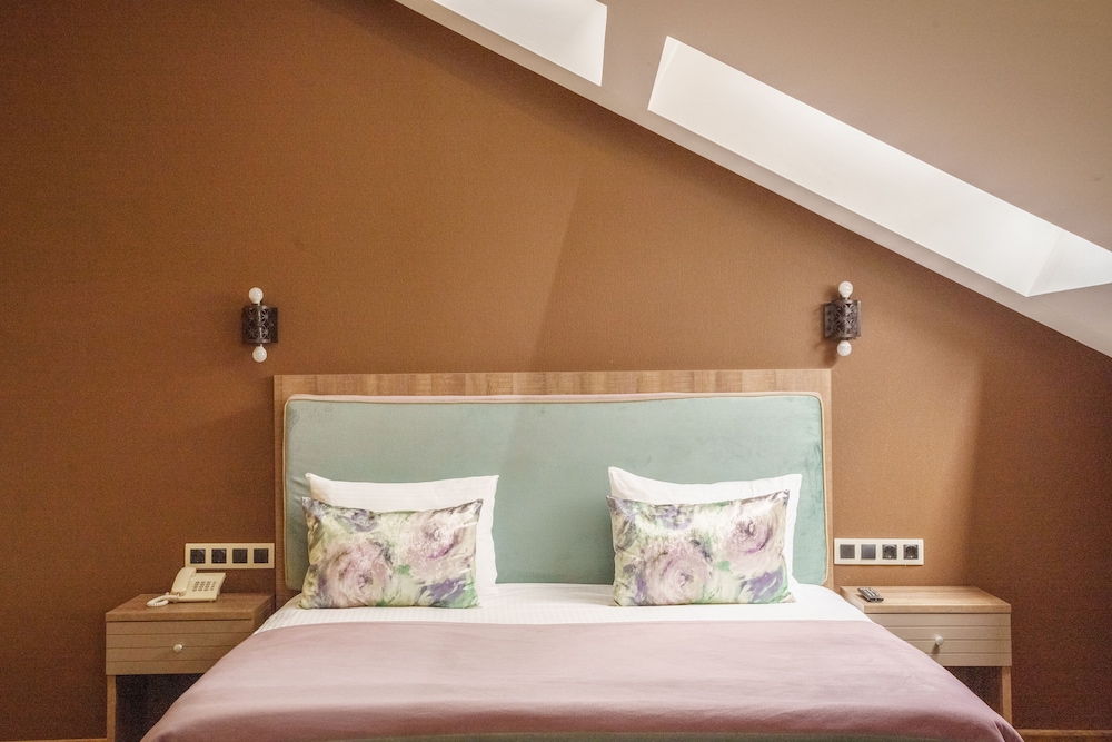 Junior Double Room, 1 King Bed photo 2