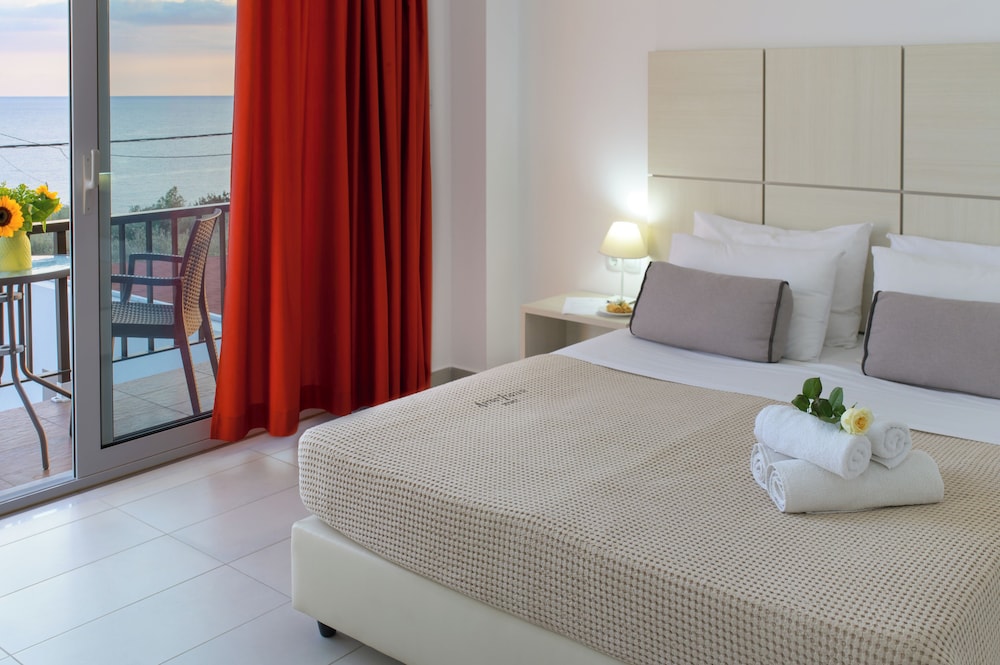 Superior Room, Sea View - Photo 2
