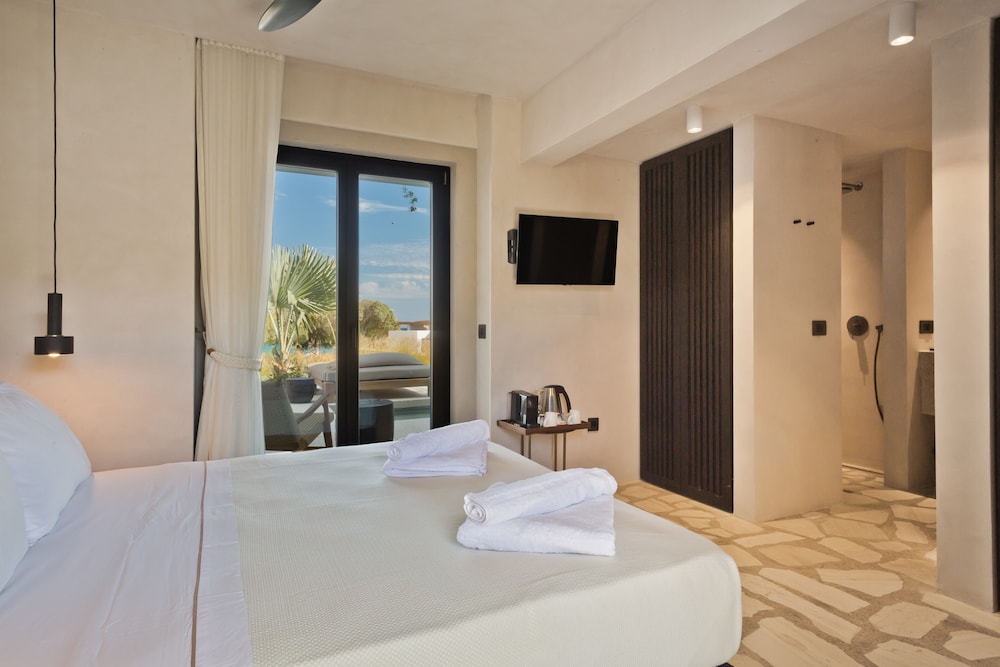 Deluxe Double Room, Swim Up photo 1