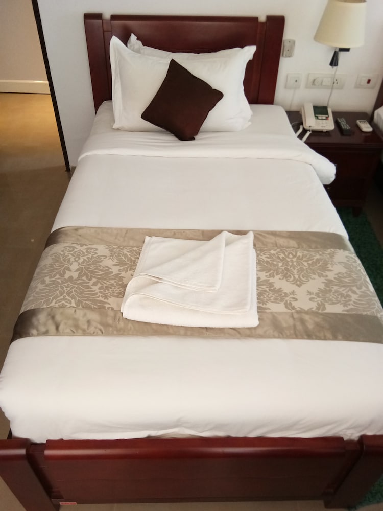 Master Bed Room