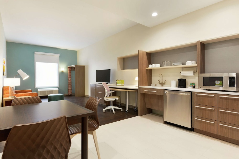 Suite, 1 King Bed, Accessible, Non Smoking (Hearing) - Photo 1