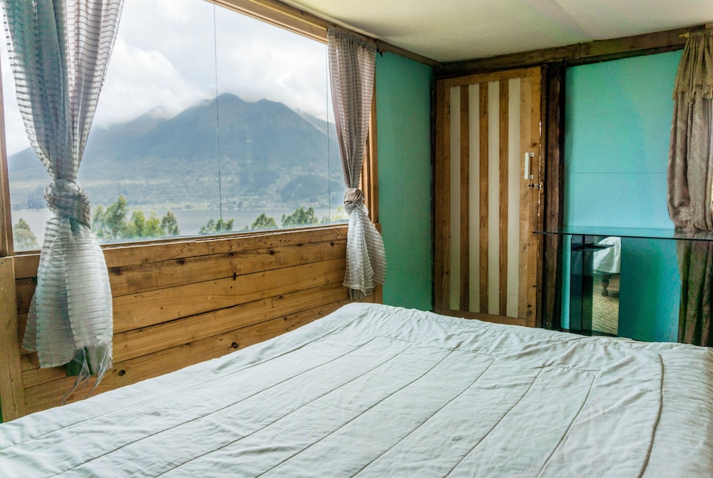 Basic Cabin, Balcony, Mountain View photo 2