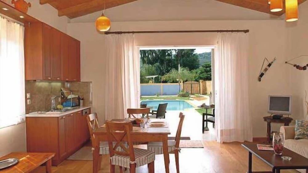 Villa, 1 Bedroom (Adonis) photo 2