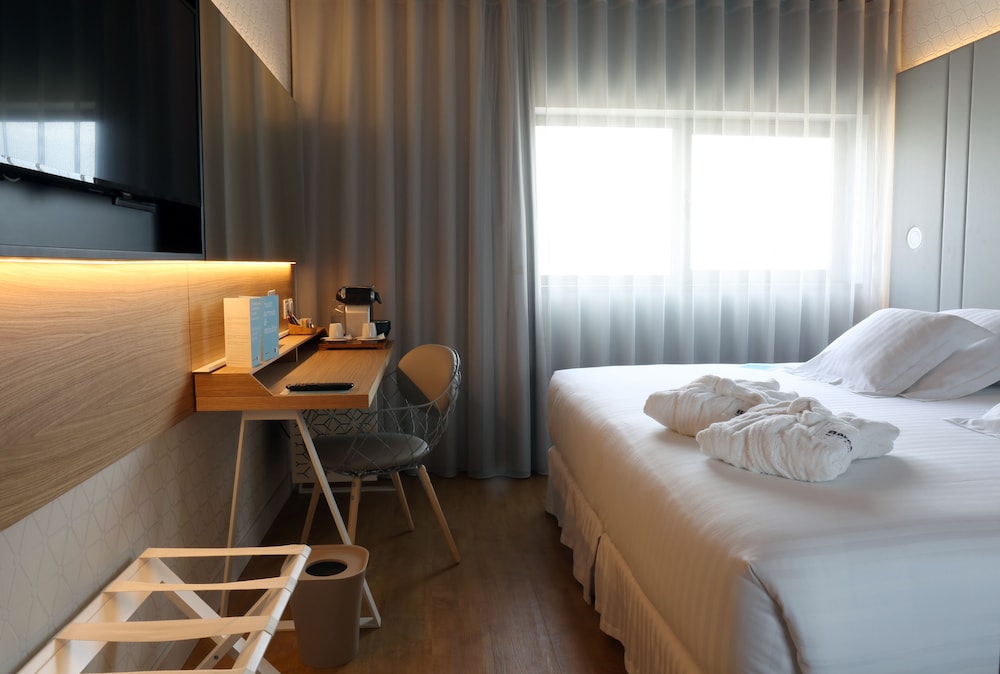 Premium Room (Deluxe) photo 3