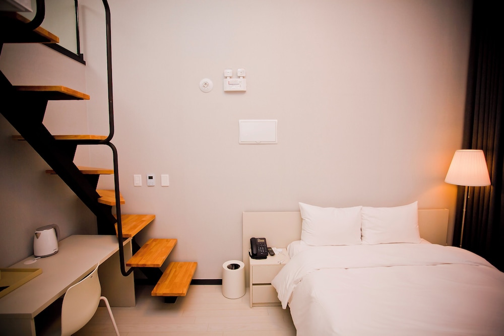 Standard Double Room, 1 Queen Bed - Photo 1