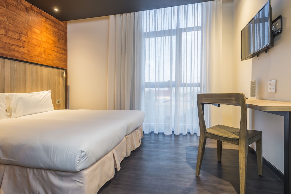 Room, 1 Queen Bed (Cabin) - Photo 1