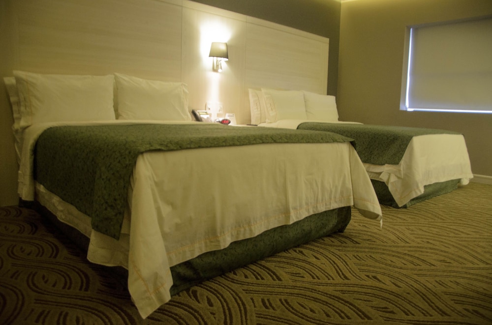 Standard Room, 2 Queen Beds, Accessible photo 1