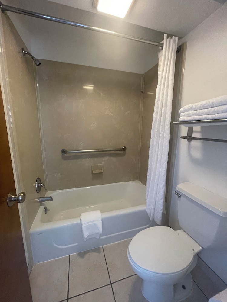 Standard Room, 2 Queen Beds (Hearing Impaired) photo 3