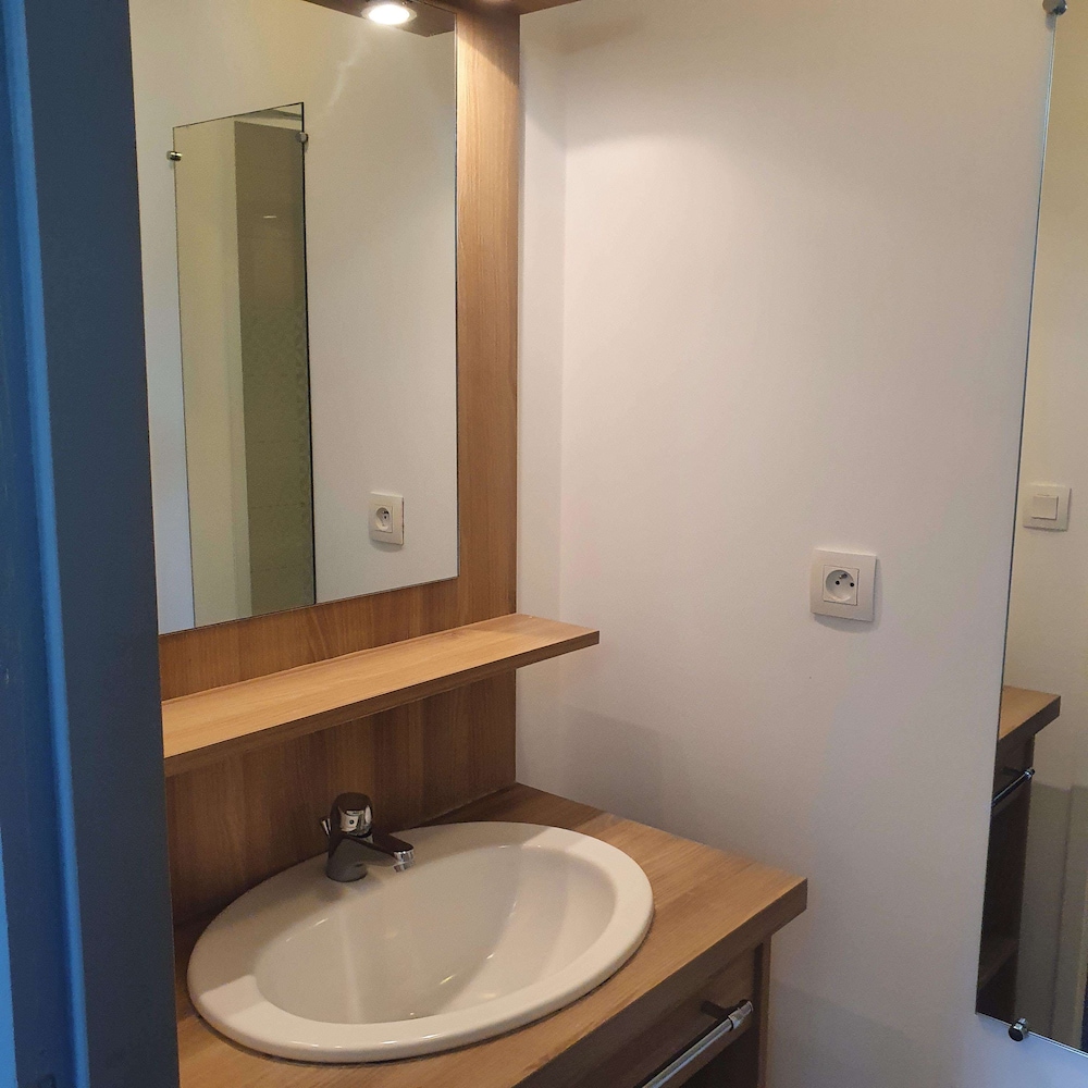 Triple Room, Multiple Beds photo 3
