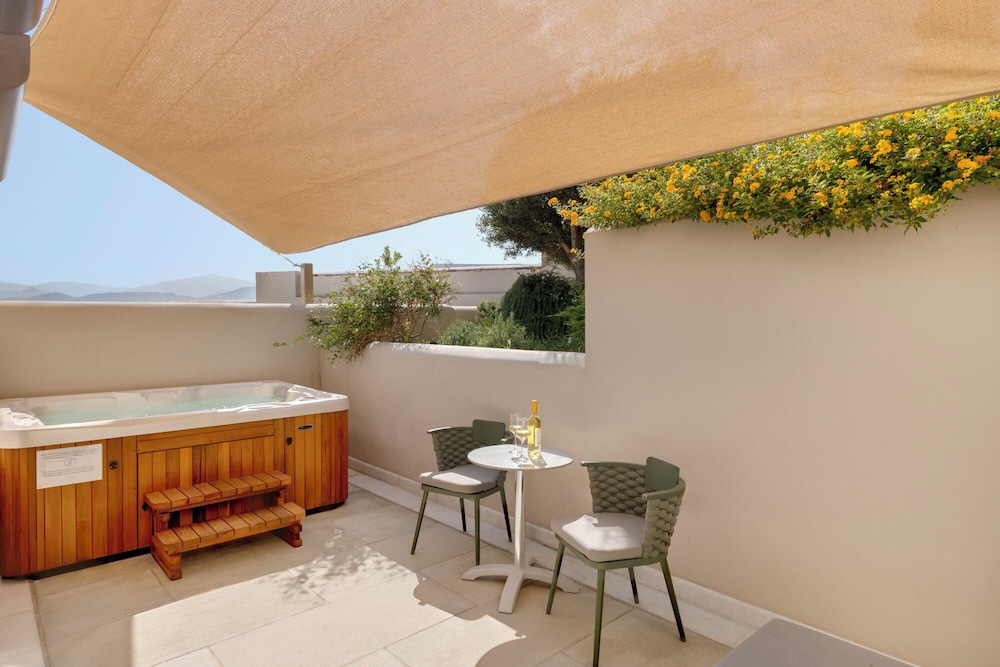 Suite with Outdoor Hot Tub