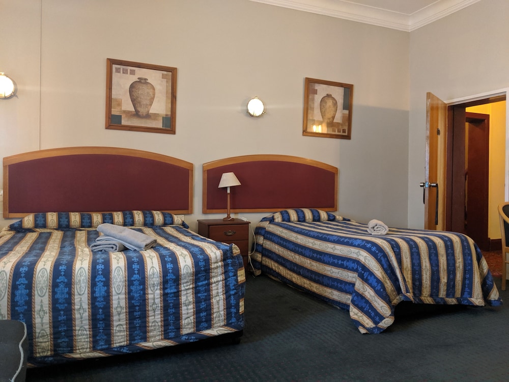 Heritage Family Room - Photo 7