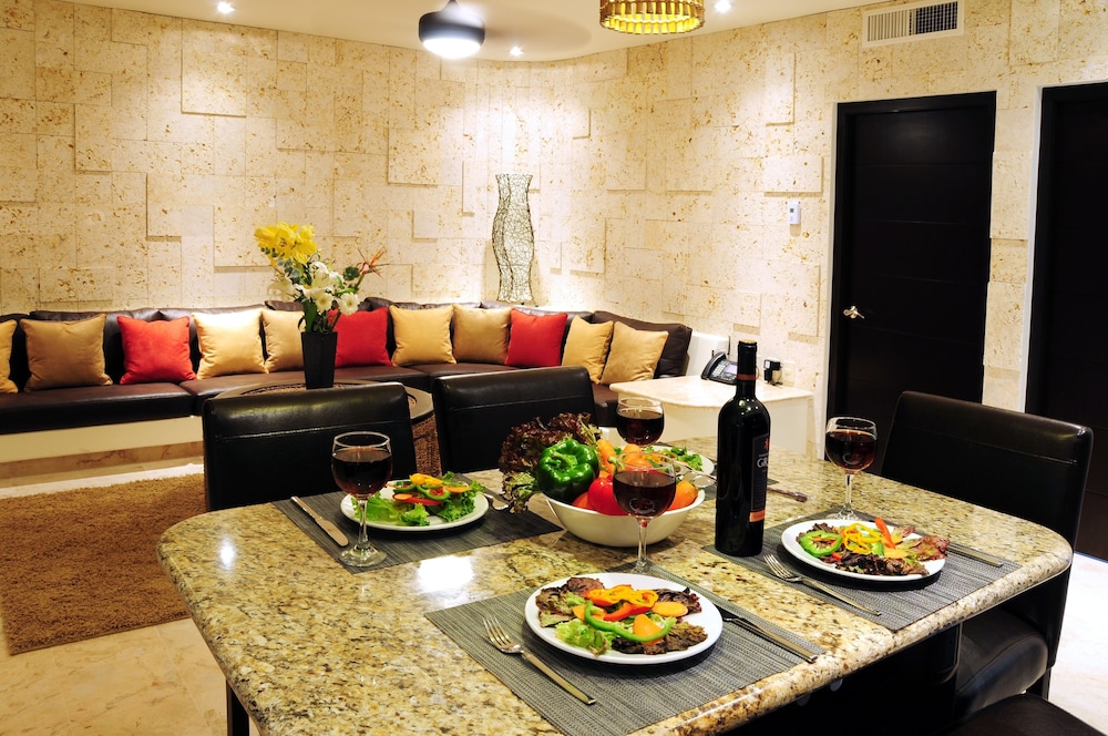 Deluxe Penthouse, 3 Bedrooms, Partial Ocean View - Photo 16