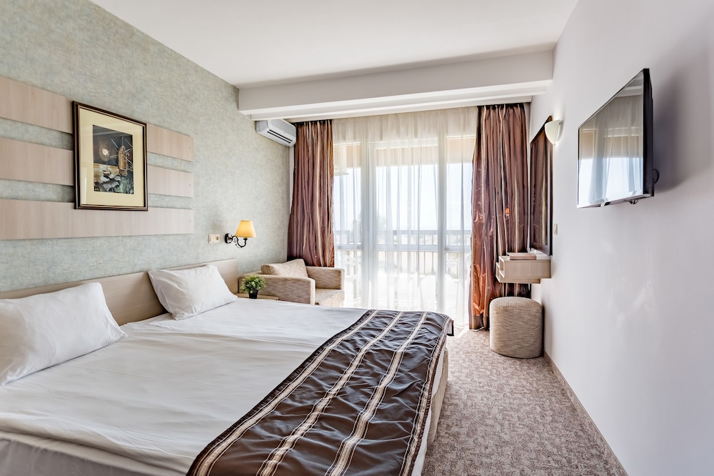 Standard Double Room (Free Parking)