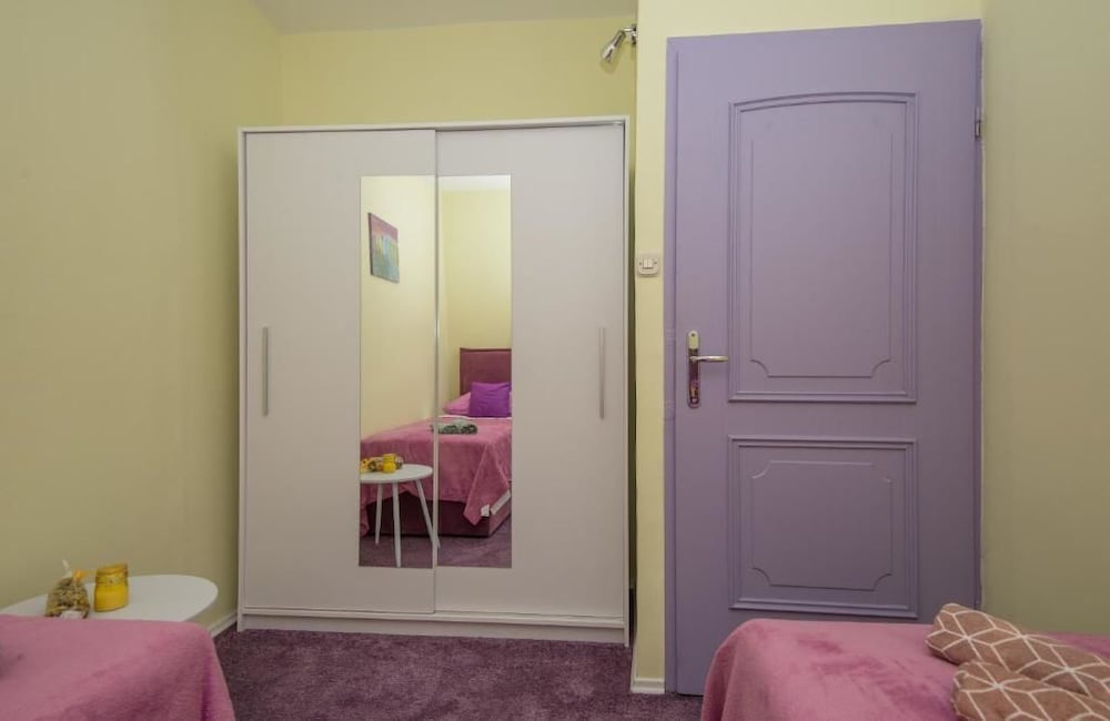 Twin Room (Purple) photo 2